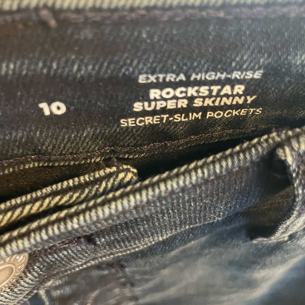 Old navy rockstar high waisted skinny jeans